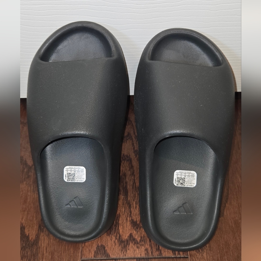 Adidas Yeezy Boys Dark Onyx Slides